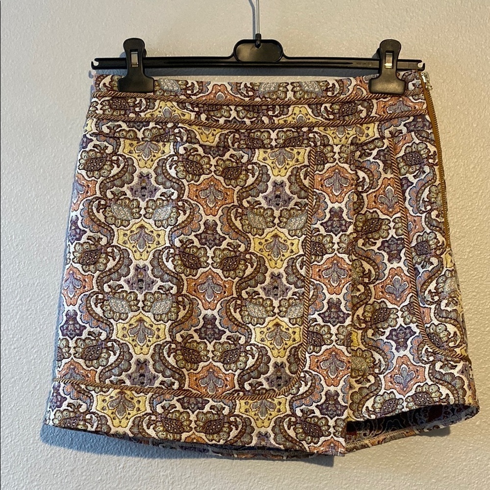 For Love & Lemons - Ivory w/ Multicolor Paisley Jacquard Mini Skirt Sz L